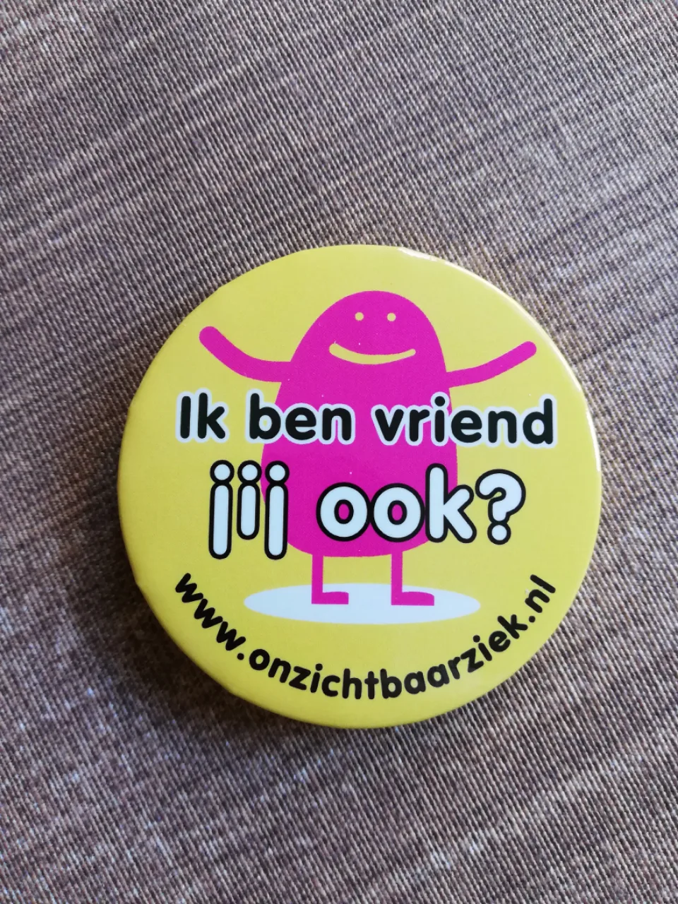 Button, Vriend 56mm