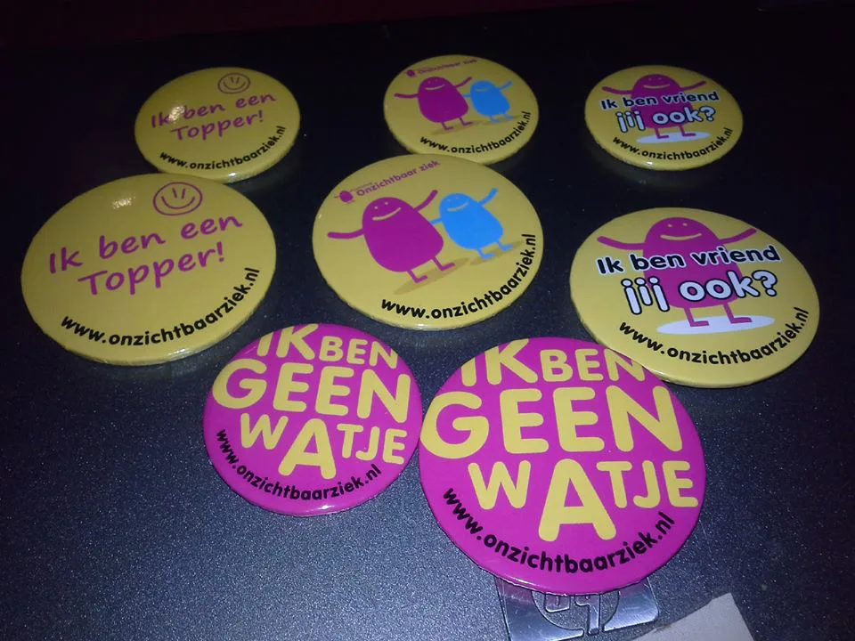 Alle 8 buttons voor de prijs van 6 !
