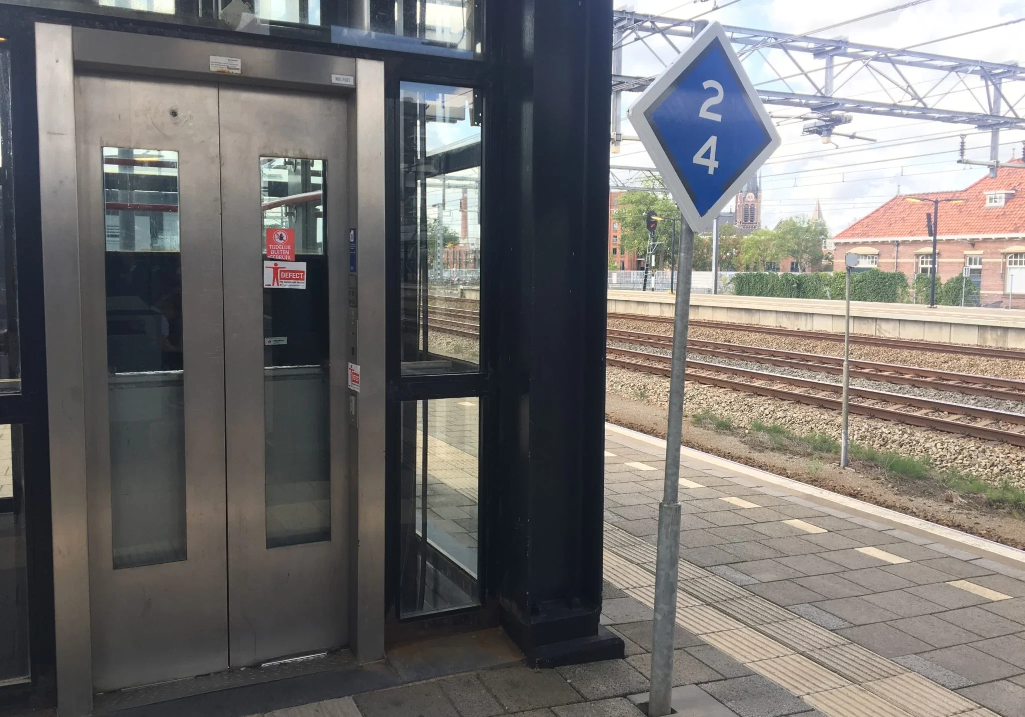 Rolstoelgebonden vrouw kan station niet verlaten vanwege defecte lift